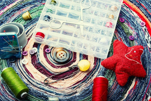 Zestawy i pakiety do haftu